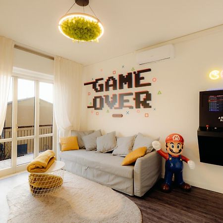 Arcade House Verona Fiera Netflix + Videogame Extérieur photo